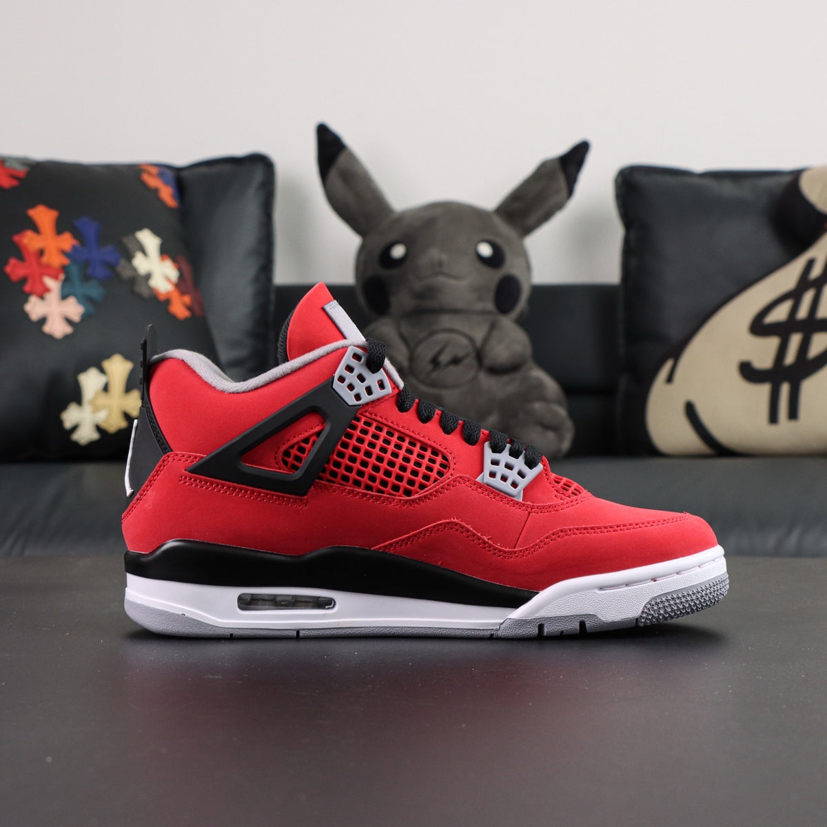 Air Jordan 4 Retro Toro Bravo
