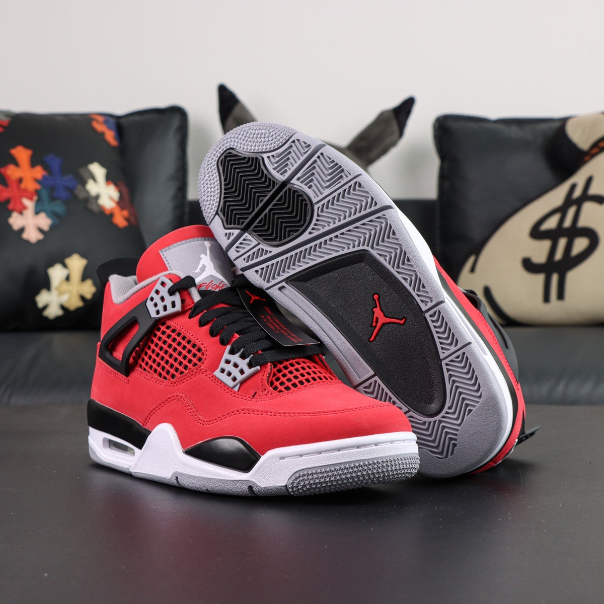 Air Jordan 4 Retro Toro Bravo