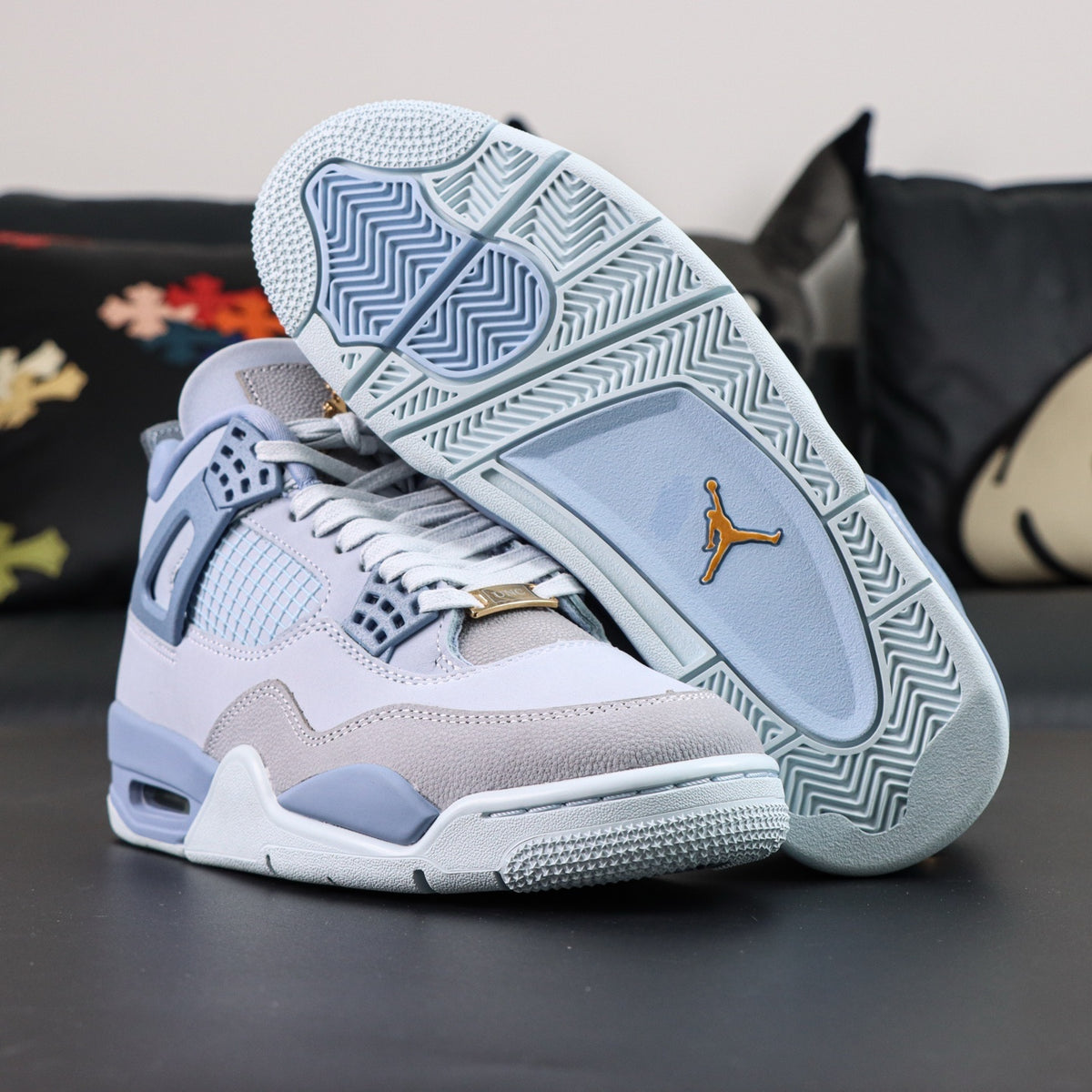 Air Jordan 4 Retro UNC PE