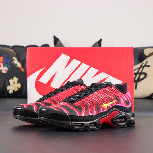 Supreme x Nike Air Max Plus TN Fire Pink