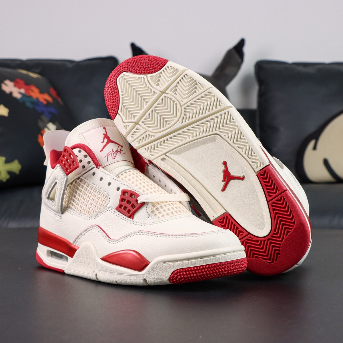 Air Jordan 4 Retro WMNS Valentine's Day