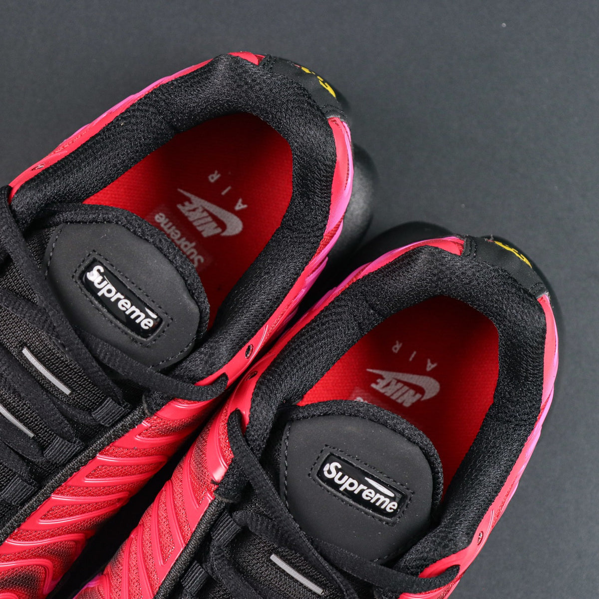 Supreme x Nike Air Max Plus TN Fire Pink