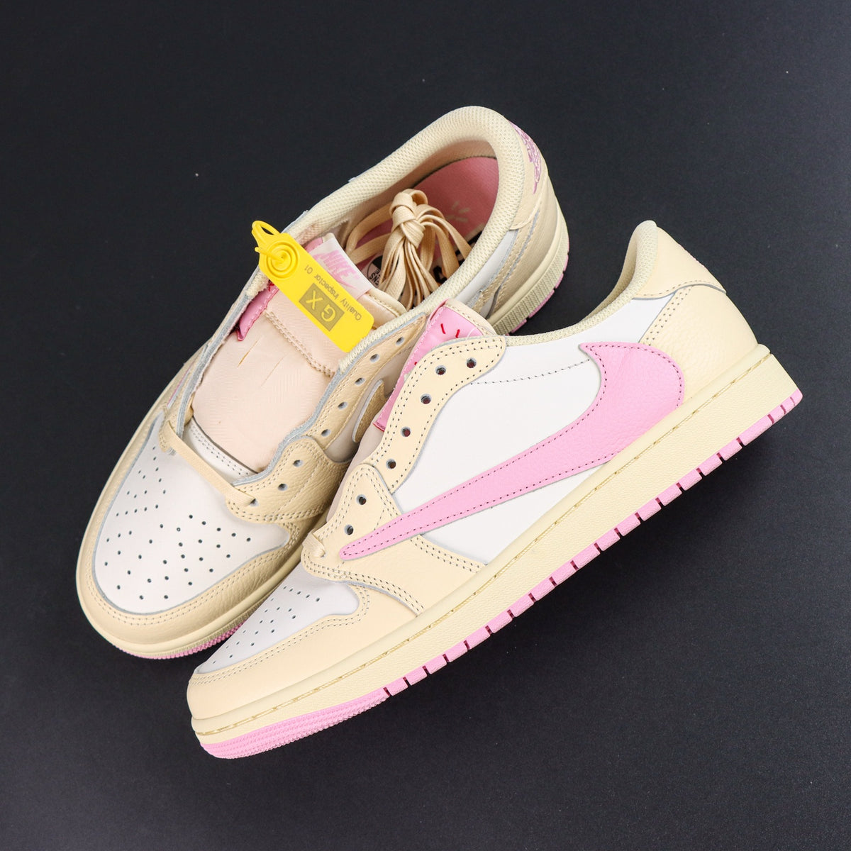 Travis Scott x Air Jordan 1 Low OG Sail Shy Pink