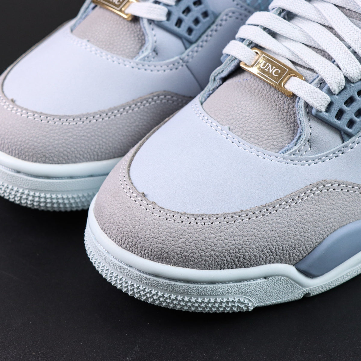 Air Jordan 4 Retro UNC PE
