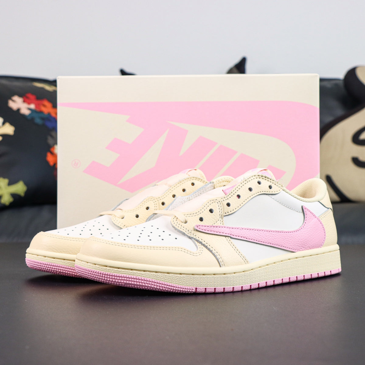 Travis Scott x Air Jordan 1 Low OG Sail Shy Pink