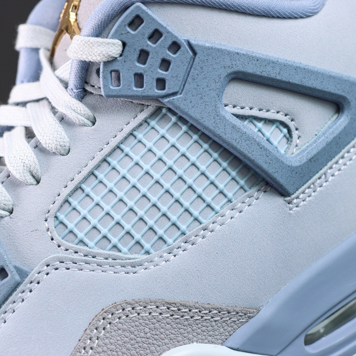 Air Jordan 4 Retro UNC PE